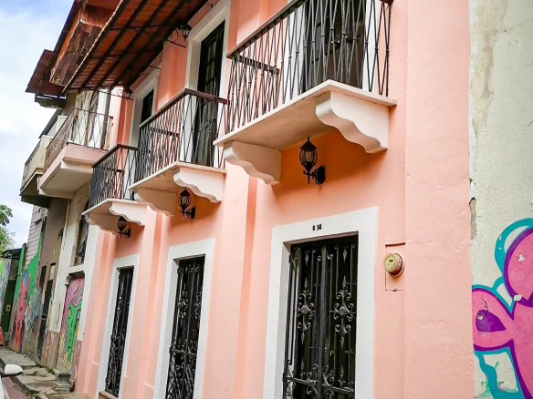 Casa de 2 pisos Casco Antiguo